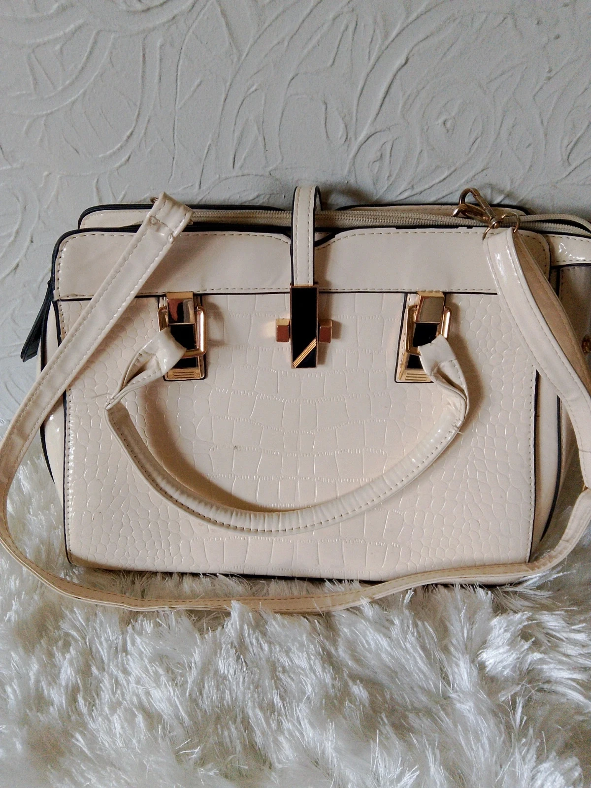 Bolso de mano con bandolera de imitación de cocodrilo – photo 5